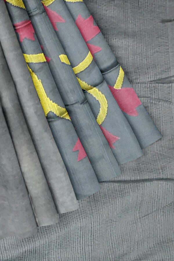 Steel Grey Matka Muslin Saree - Image 4