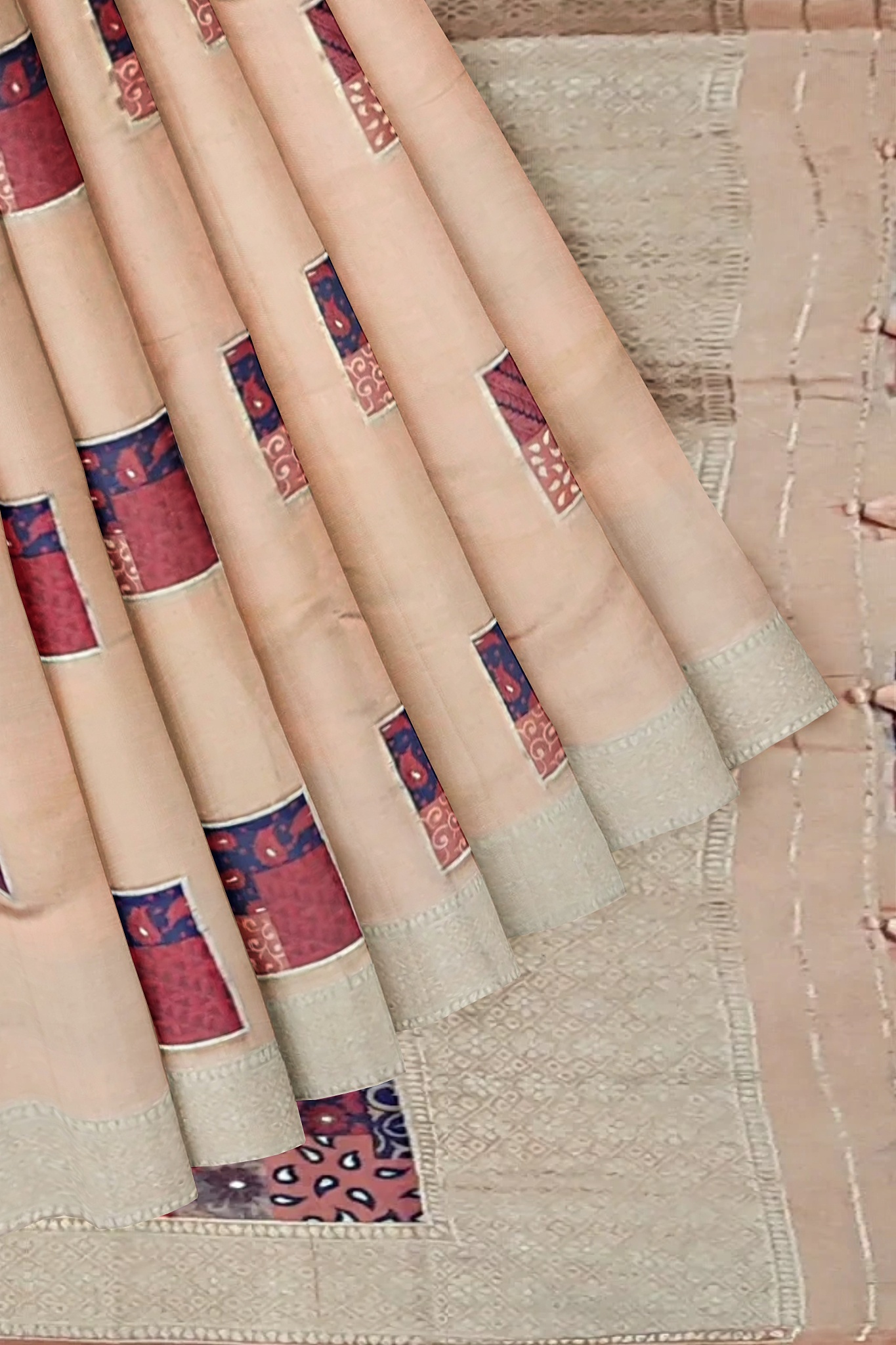 Peach Colored Mahabalipuram Silk Saree - Image 4
