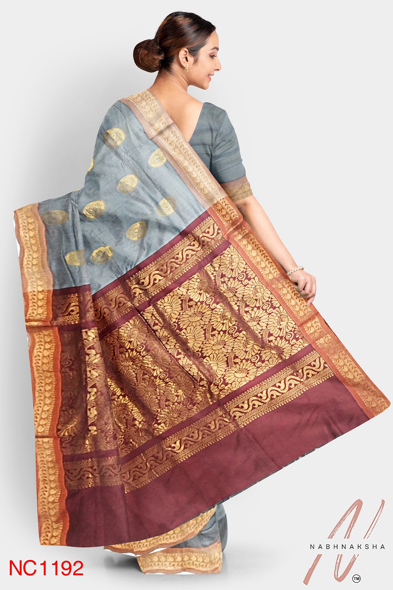 Grey - Maroon Gadwal Silk Saree - Image 3
