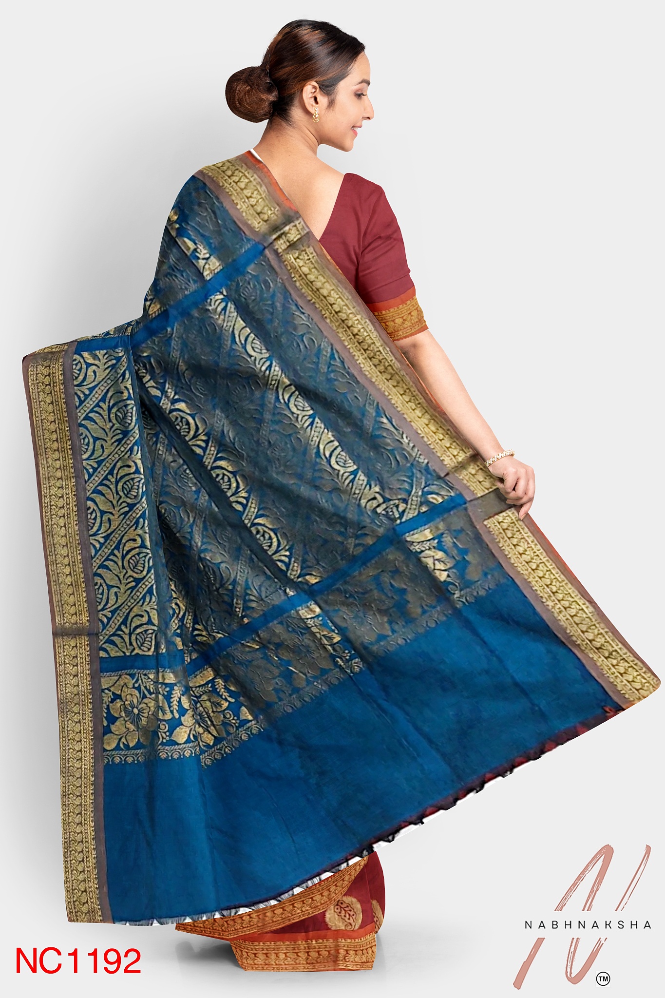 Maroon - Blue Gadwal Silk Saree - Image 3