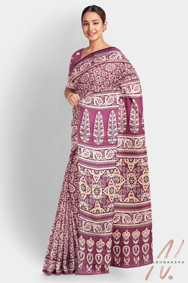 Maroon Gadwal Silk Saree - Image 2