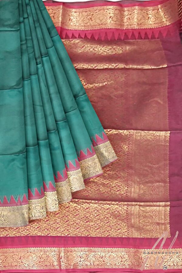 Green - Maroon Gadwal Silk Saree - Image 4