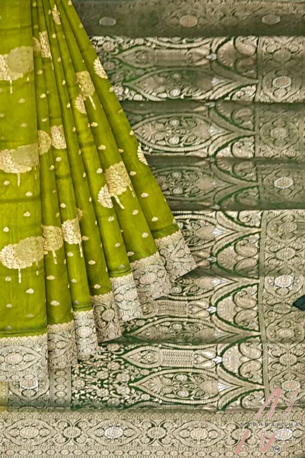 Green Colored Silk Saree - Image 4
