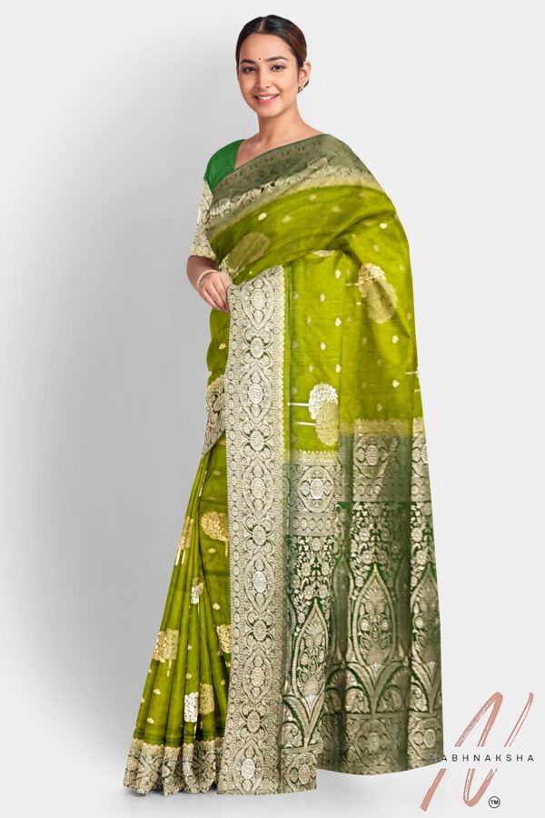 Green Colored Silk Saree - Image 2
